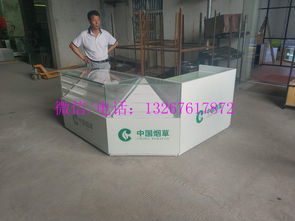 便利店新寵 有機(jī)玻璃煙酒展示柜與一體化收銀臺的創(chuàng)新融合